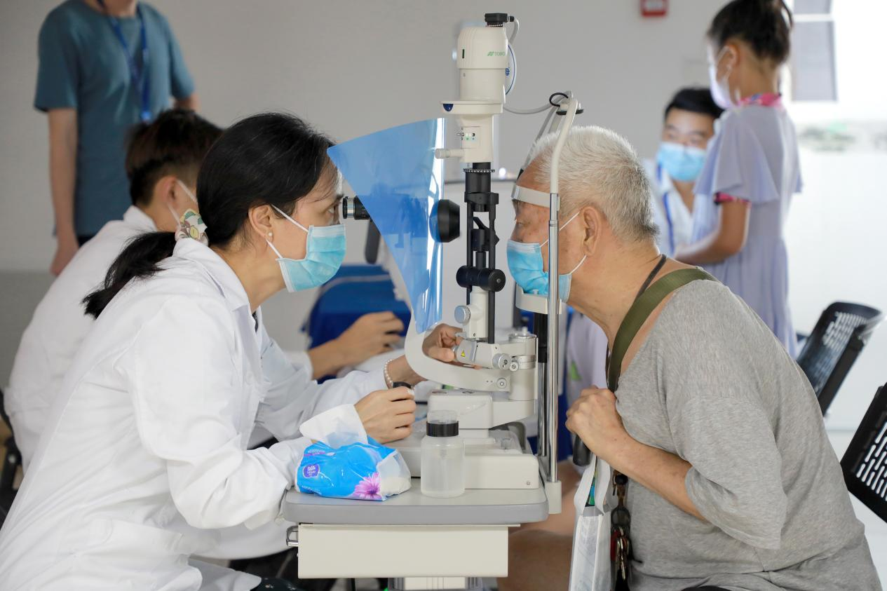深圳希玛眼科携手皇岗社区党群服务中心开展眼健康义诊活动