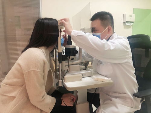 戴美瞳眼镜易对角膜造成损伤,武汉眼科专家详解此类产品隐患