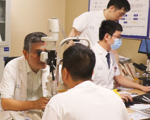 京鄂闽专家团再次汇聚福州爱尔眼科疑难眼病诊疗平台,联合会诊为患者破除疑难